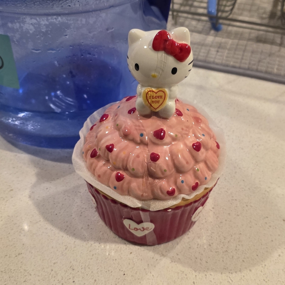 Sanrio Pink Cupcake Food Storage Container